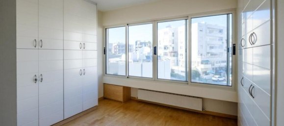 Apartamento de 3 dormitorios en Limassol, Cyprus No. 13144 8