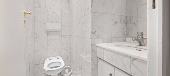 2 bedrooms Apartment in Paris, France No. 169054 10