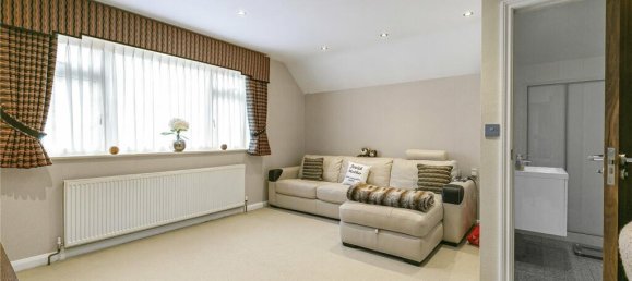 5 bedrooms House in Enfield, United Kingdom No. 6588 52