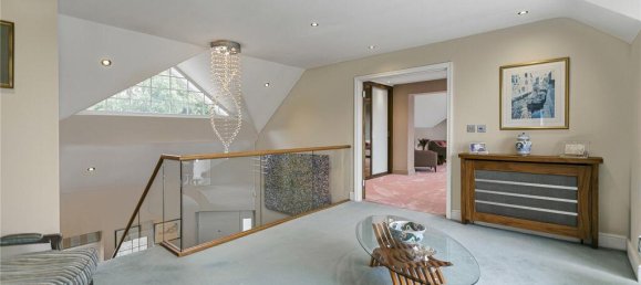 5 bedrooms House in Enfield, United Kingdom No. 6588 39