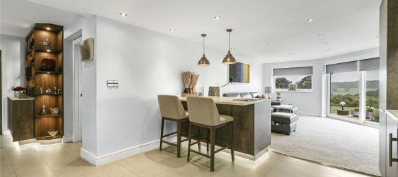 5 bedrooms House in Enfield, United Kingdom No. 6588 16