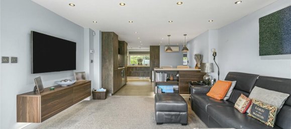 5 bedrooms House in Enfield, United Kingdom No. 6588 54