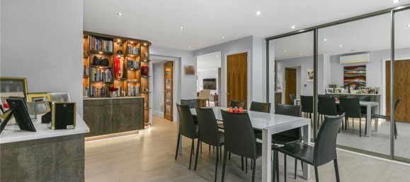 5 bedrooms House in Enfield, United Kingdom No. 6588 59