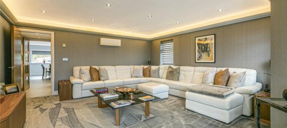 5 bedrooms House in Enfield, United Kingdom No. 6588 61