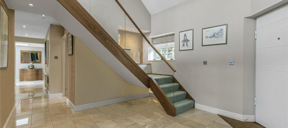 5 bedrooms House in Enfield, United Kingdom No. 6588 7