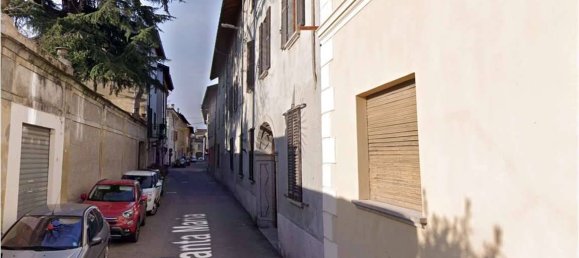 2 bedrooms Apartment in Oleggio, Italy No. 1914 3