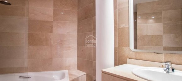 Квартира с 3 спальнями в Маон, Испания № 1341 3