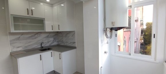 Studio in Lisbon, Portugal No. 153012 8