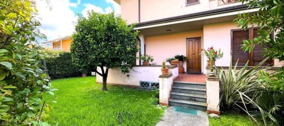 7 rooms Villa in Pietrasanta, Italy No. 194742 2