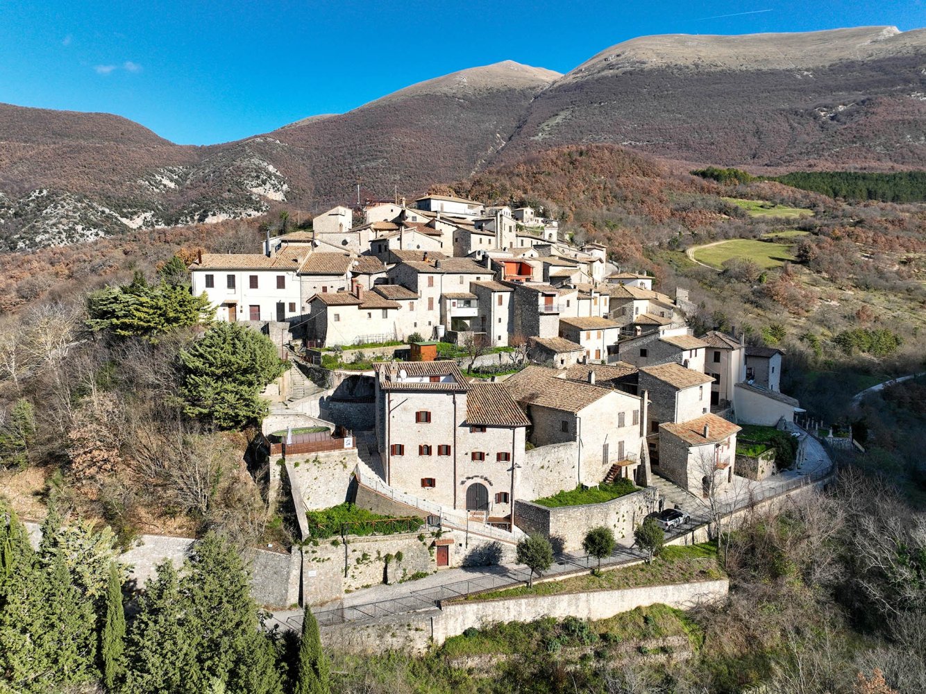 4 chambres Maison à Sant'Anatolia di Narco, Italy No. 106381