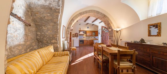 4 chambres Maison à Sant'Anatolia di Narco, Italy No. 106381 11