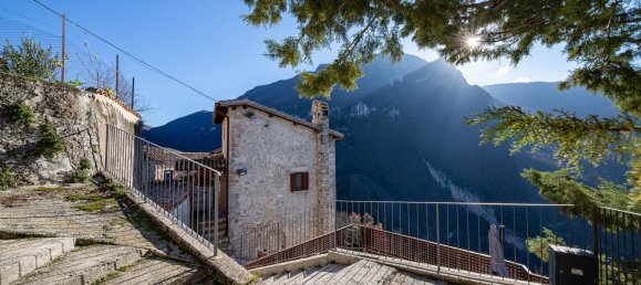 4 chambres Maison à Sant'Anatolia di Narco, Italy No. 106381 3