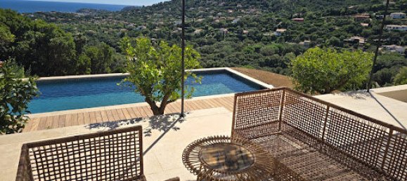 4 bedrooms Castles in Rayol-Canadel-sur-Mer, France No. 99972 3