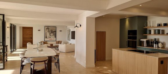 4 bedrooms Castles in Rayol-Canadel-sur-Mer, France No. 99972 5