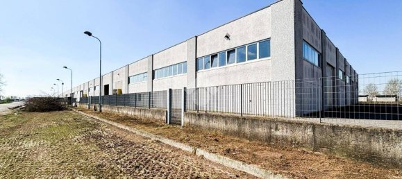 6000m² Warehouse in Offlaga, Italy No. 52693 37