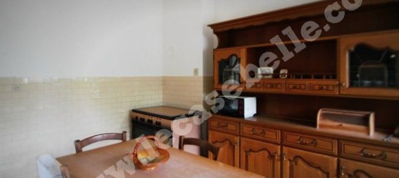 Квартира с 4 комнатами в Витербо, Италия № 103720 2