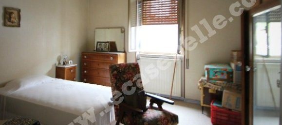 Квартира с 4 комнатами в Витербо, Италия № 103720 13