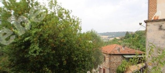 Квартира с 4 комнатами в Витербо, Италия № 103720 12