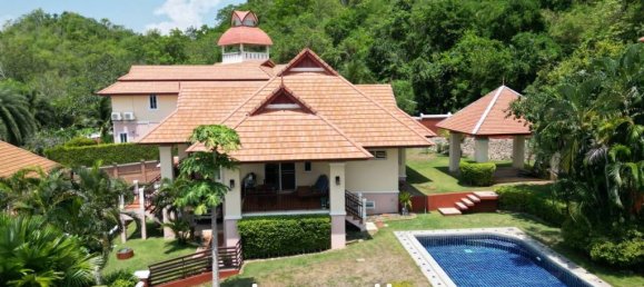 Villa de 5 dormitorios en Hua Hin, Thailand No. 19892 5