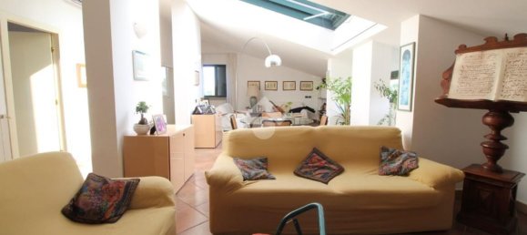 3 bedrooms Apartment in Caserta, Italy No. 377713 7