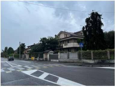 2 bedrooms Villa in Paderno Dugnano, Italy No. 381138