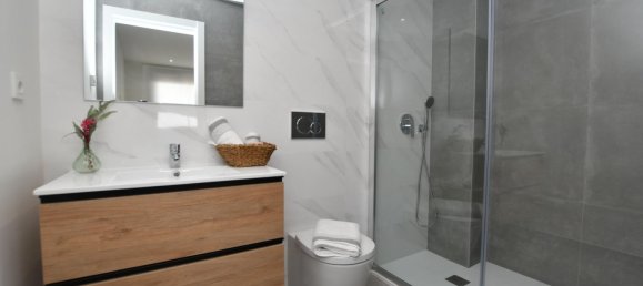 2 bedrooms Penthouse in Urbanizacion Las Filipinas, Spain No. 6736 19