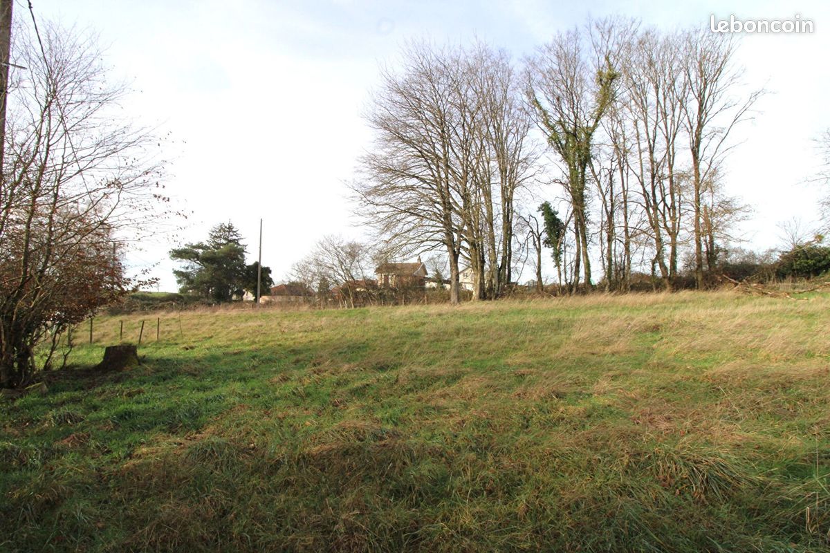 872m² Land in Devecey, France No. 325970