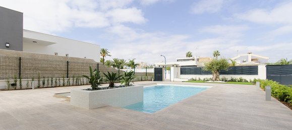 4 bedrooms Villa in Campoamor, Spain No. 9069 3