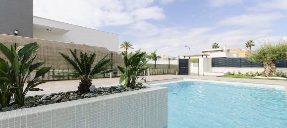4 bedrooms Villa in Campoamor, Spain No. 9069 4