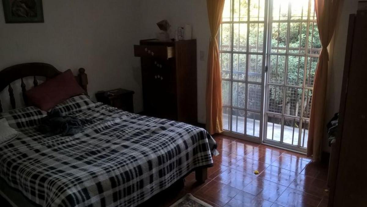 2 bedrooms House in Moron, Argentina No. 62963