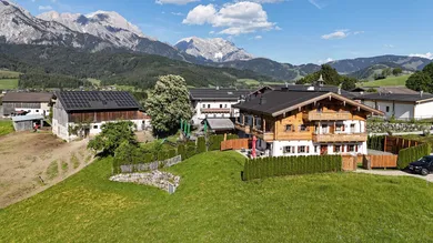 Propriété commerciale à Saalfelden am Steinernen Meer, Austria 122m² No. 153507