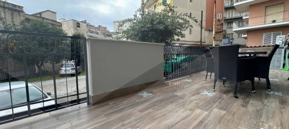 3-salle Appartement à Naples, Italy No. 24884 29