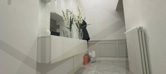 3-salle Appartement à Naples, Italy No. 24884 39