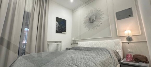 3-salle Appartement à Naples, Italy No. 24884 32