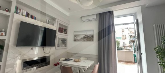 3-salle Appartement à Naples, Italy No. 24884 36