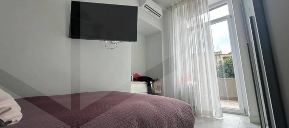 3-salle Appartement à Naples, Italy No. 24884 42