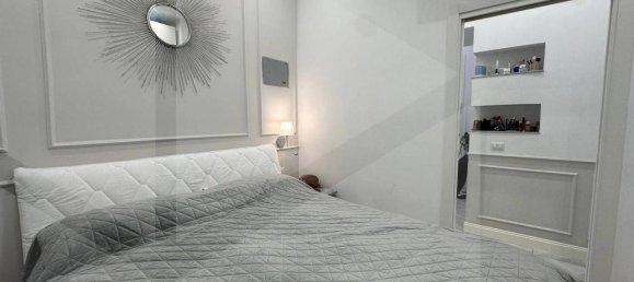 3-salle Appartement à Naples, Italy No. 24884 47