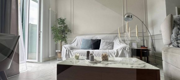 3-salle Appartement à Naples, Italy No. 24884 38