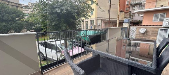 3-salle Appartement à Naples, Italy No. 24884 16