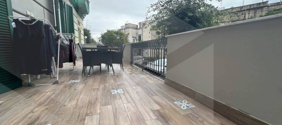 3-salle Appartement à Naples, Italy No. 24884 43