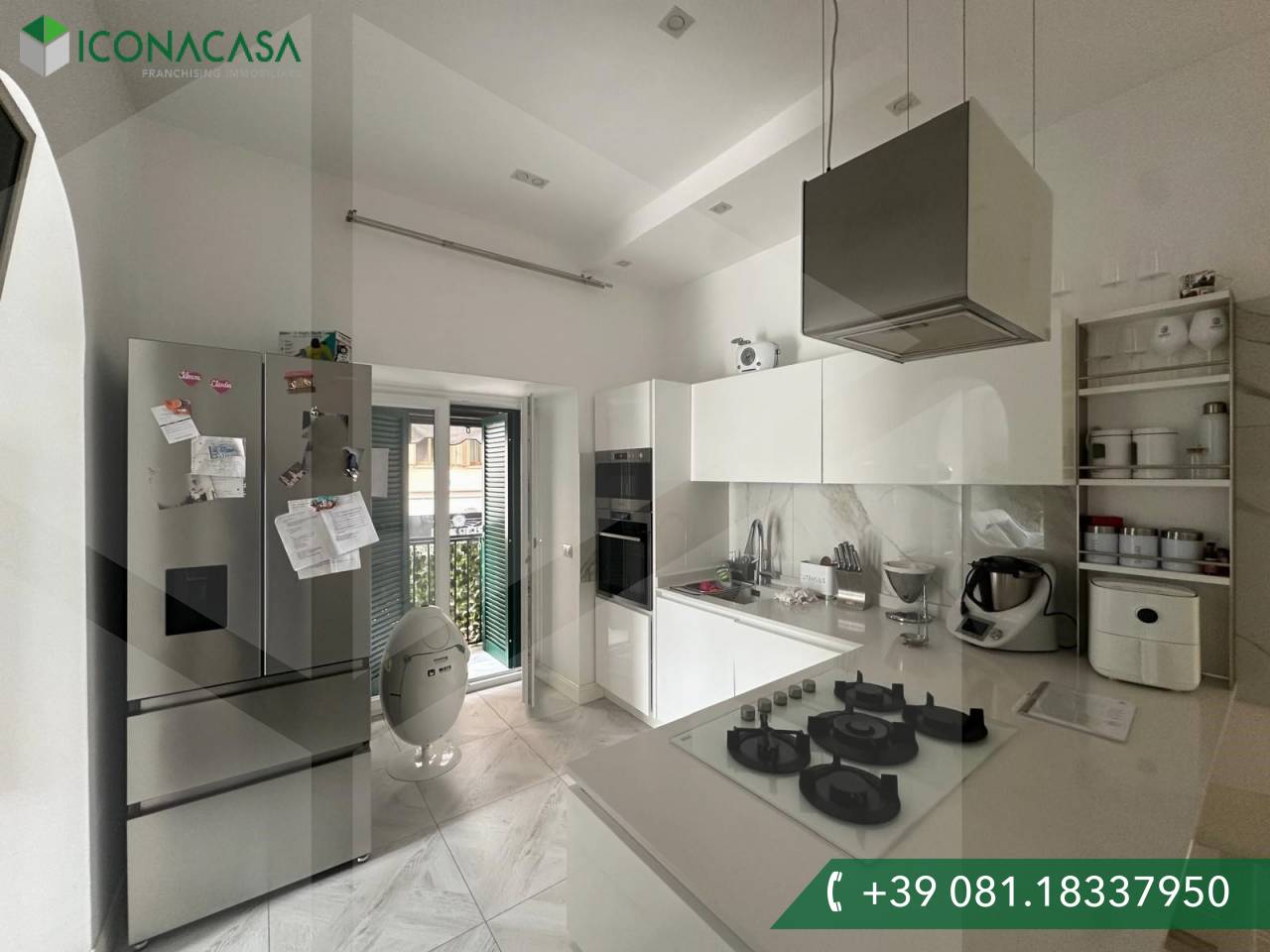 3-salle Appartement à Naples, Italy No. 24884