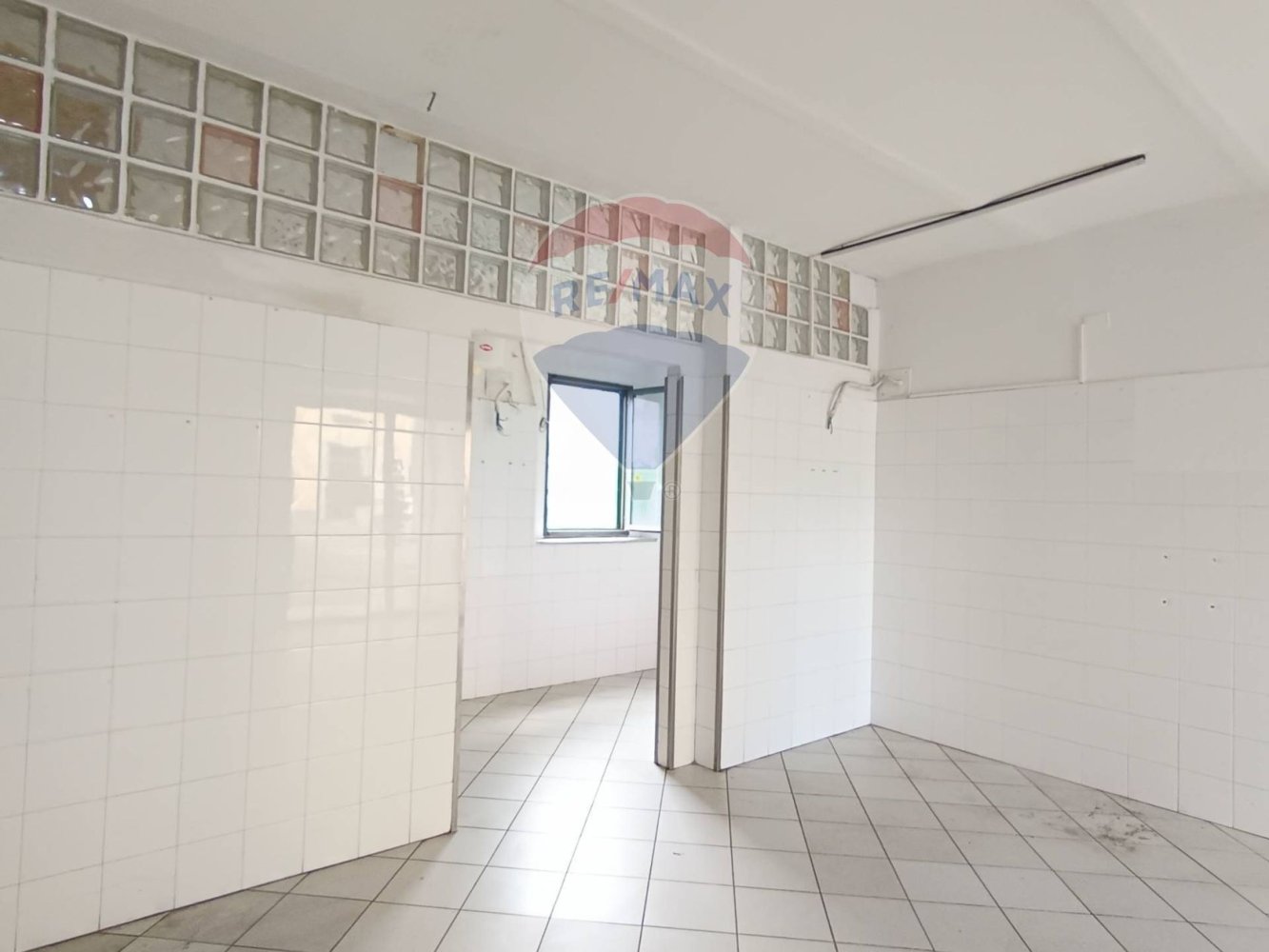 2-Zimmer Gewerbliche Immobilie in Montevarchi, Italy, Nr. 346119