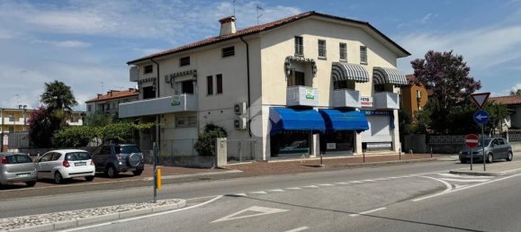 2 rooms Apartment in Udine, Italy No. 283275 18