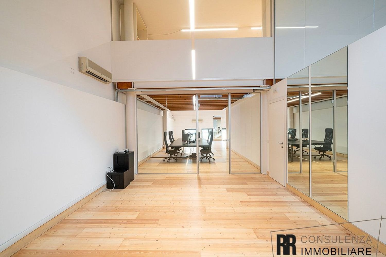 403m² Office in Verona, Italy No. 107499