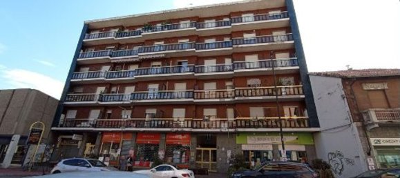 Apartamento de 5 dormitorios en Nichelino, Italy No. 315890 2
