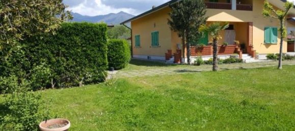 5 bedrooms House in Massa, Italy No. 253324 5