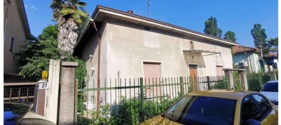2 bedrooms Villa in Rho, Italy No. 381134 2