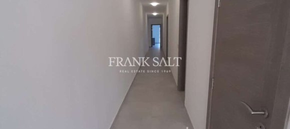 Квартира с 3 спальнями в Marsalforn, Мальта № 5864 10