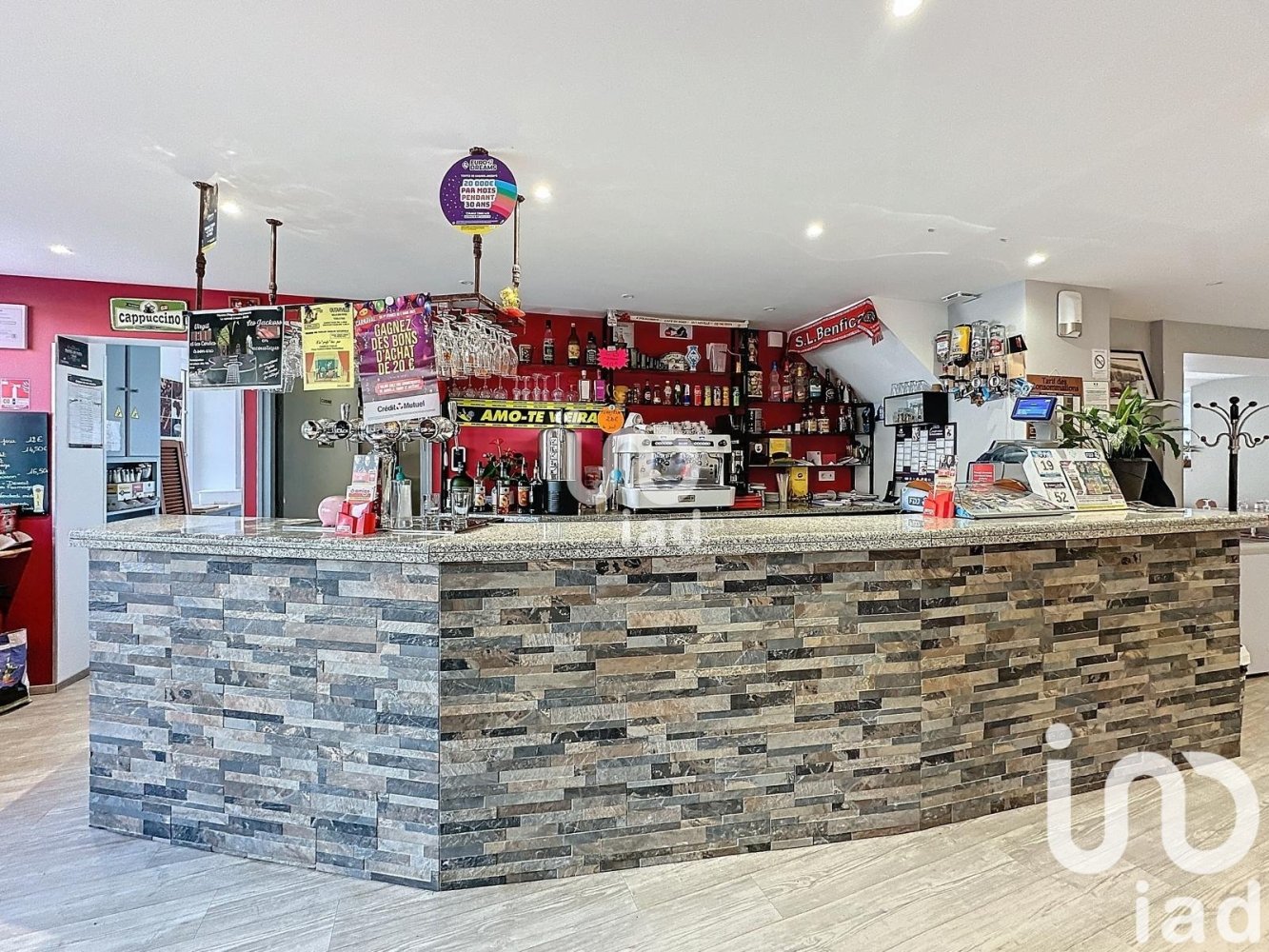 3-salle Bâtiment à Outarville, France No. 244129