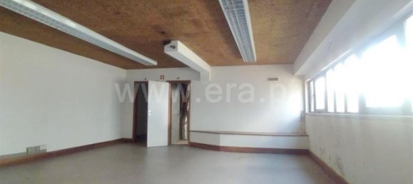 1225m² Building in Vila Real, Portugal No. 70790 13